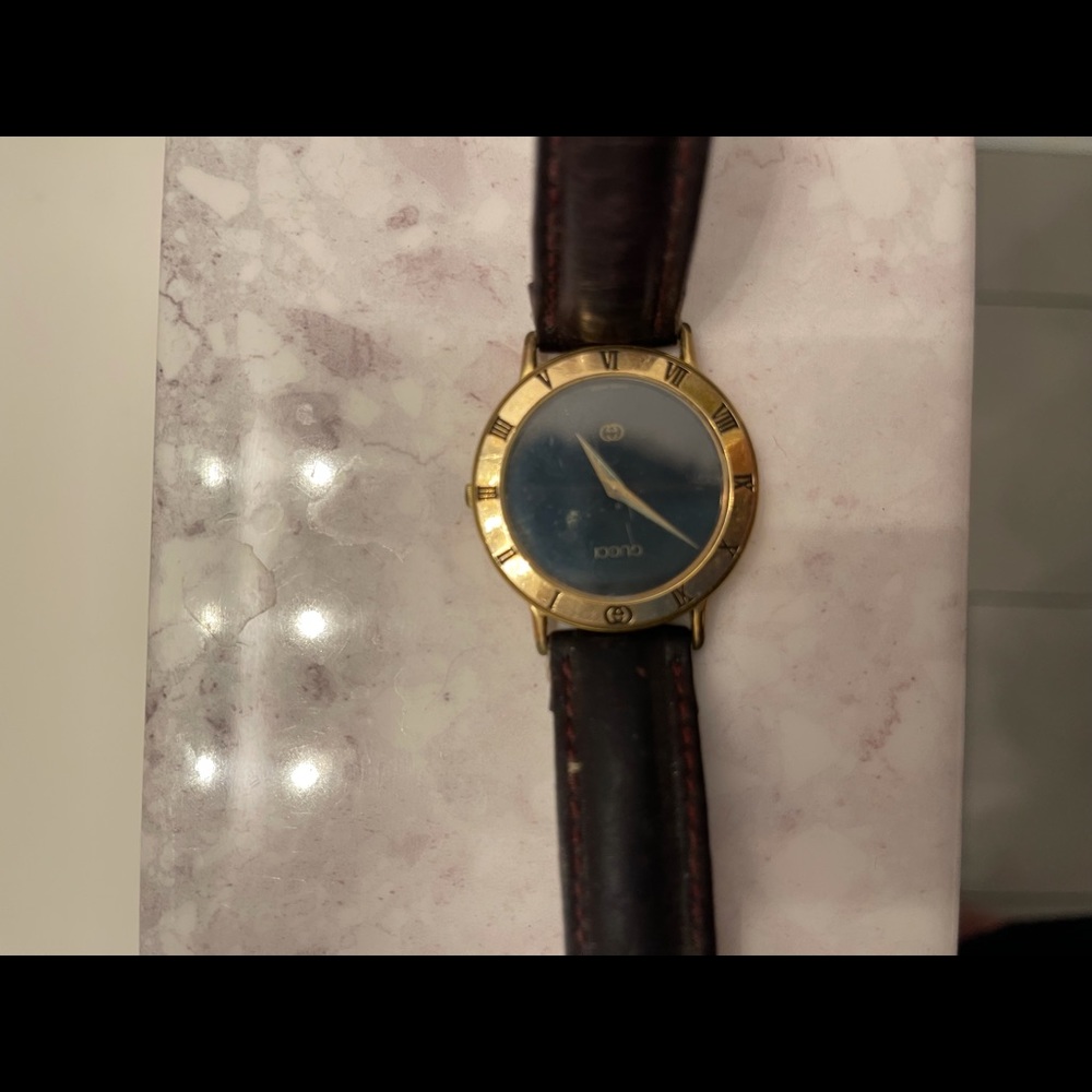 Gucci Vintage leather watch